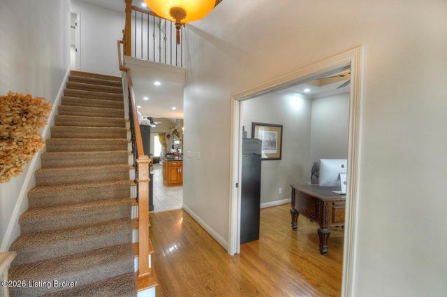1004 Artisan Pkwy, La Grange, KY 40031