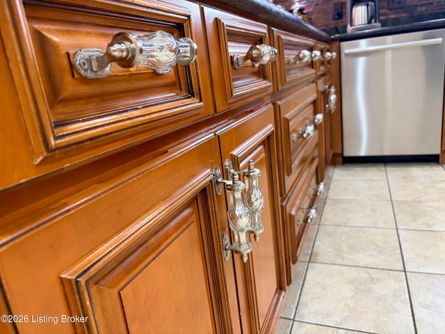 1004 Artisan Pkwy, La Grange, KY 40031