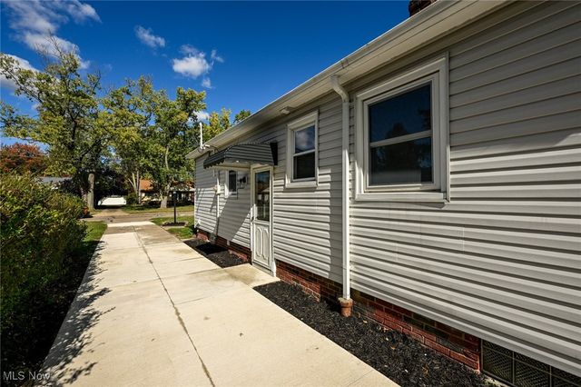 11609 Lawndale Drive, Parma Heights, OH 44130