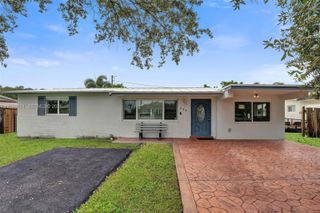 5081 SW 94th Way, Cooper City, FL 33328