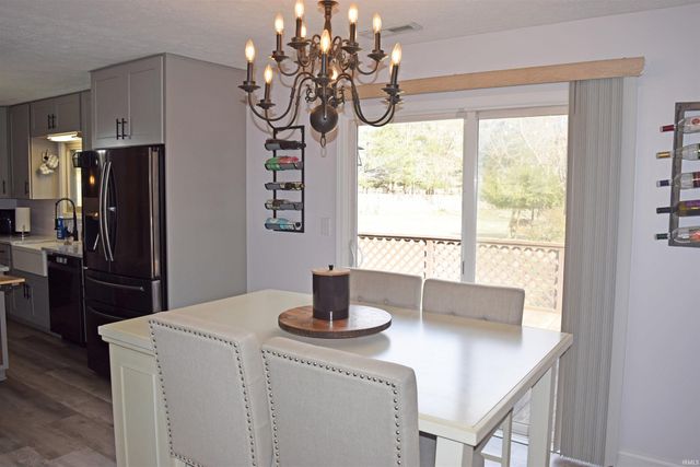 7481 Old Boonville Highway, Evansville, IN 47715