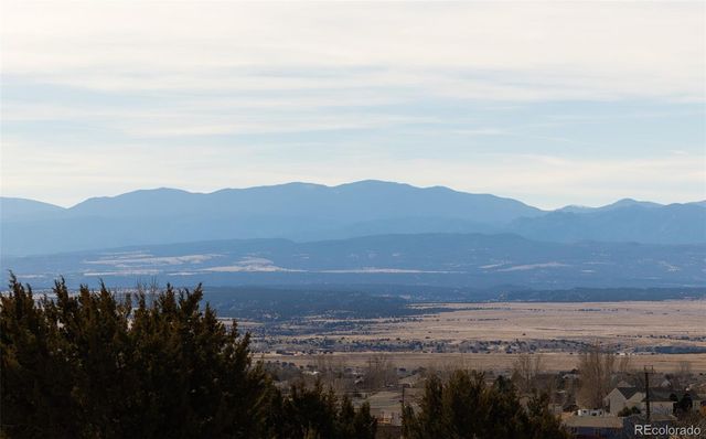 917 S Sterling Lane, Pueblo, CO 81007