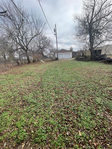 718 N Admire Avenue, El Reno, OK 73036