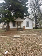 718 N Admire Avenue, El Reno, OK 73036