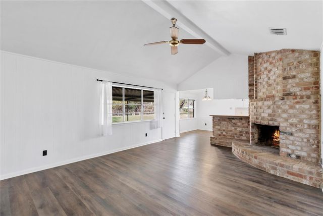 6302 Autumn Arbor Drive, Houston, TX 77092