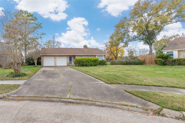 6302 Autumn Arbor Drive, Houston, TX 77092