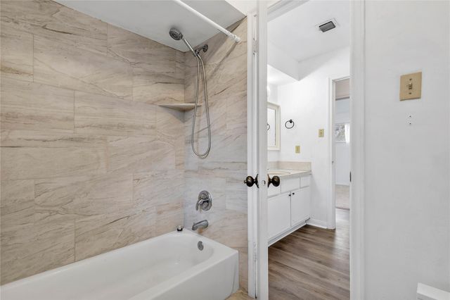 6302 Autumn Arbor Drive, Houston, TX 77092