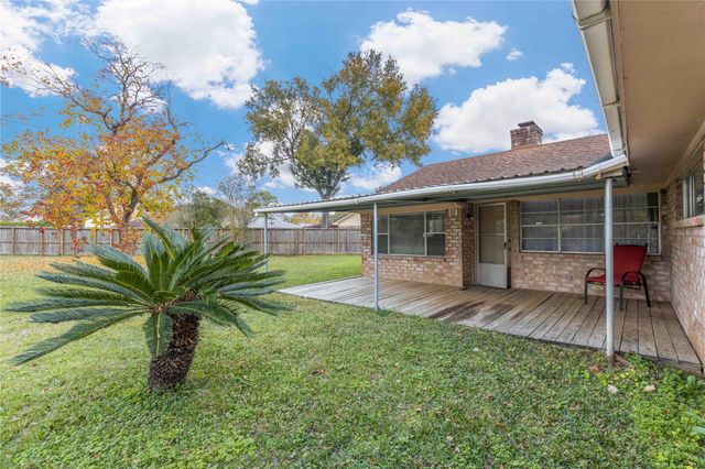 6302 Autumn Arbor Drive, Houston, TX 77092