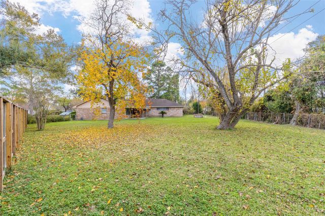 6302 Autumn Arbor Drive, Houston, TX 77092