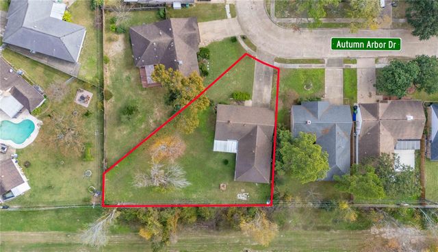 6302 Autumn Arbor Drive, Houston, TX 77092