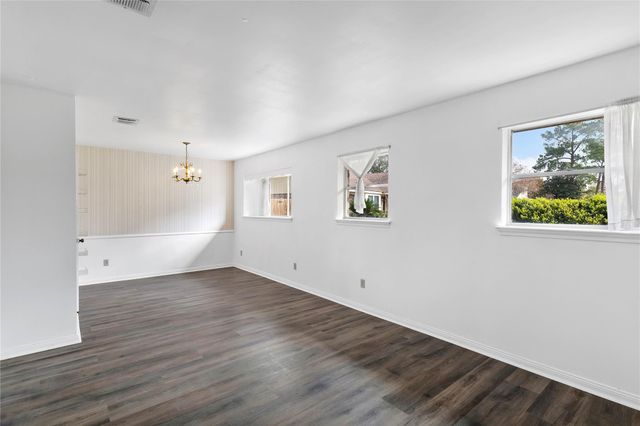 6302 Autumn Arbor Drive, Houston, TX 77092