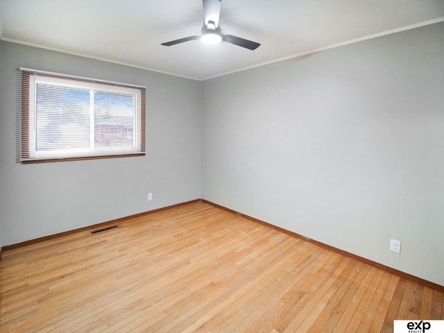 7730 Cherrywood Drive, Lincoln, NE 68510