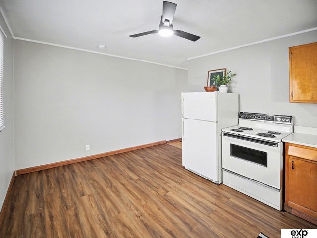 7730 Cherrywood Drive, Lincoln, NE 68510