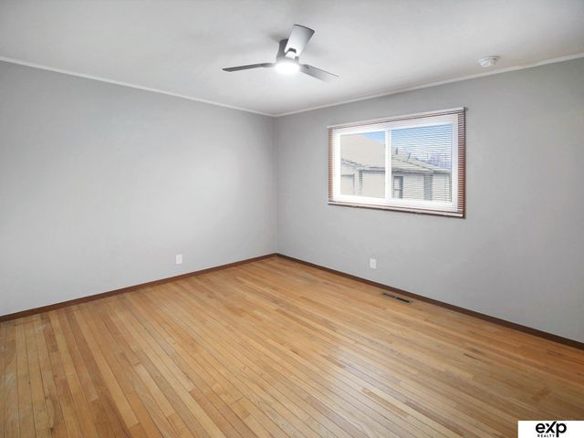 7730 Cherrywood Drive, Lincoln, NE 68510