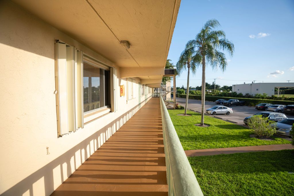 400 W Village Green Cir Circle W 214, Palm Springs, FL 33461