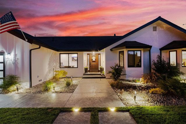 1220 S Ridgemark Drive, Hollister, CA 95023