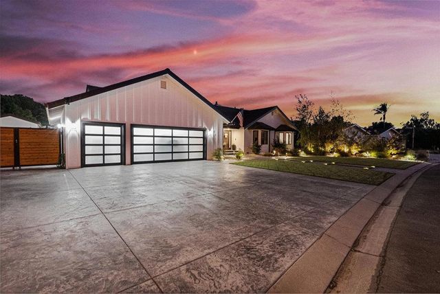 1220 S Ridgemark Drive, Hollister, CA 95023