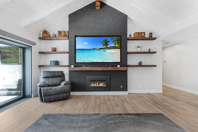 1220 S Ridgemark Drive, Hollister, CA 95023