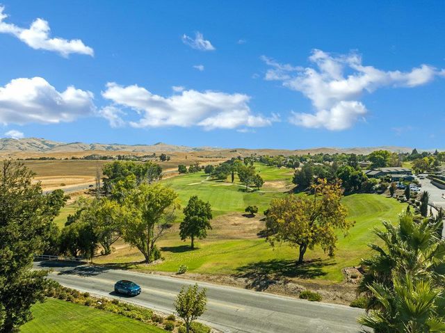 1220 S Ridgemark Drive, Hollister, CA 95023