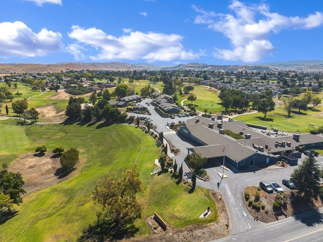 1220 S Ridgemark Drive, Hollister, CA 95023