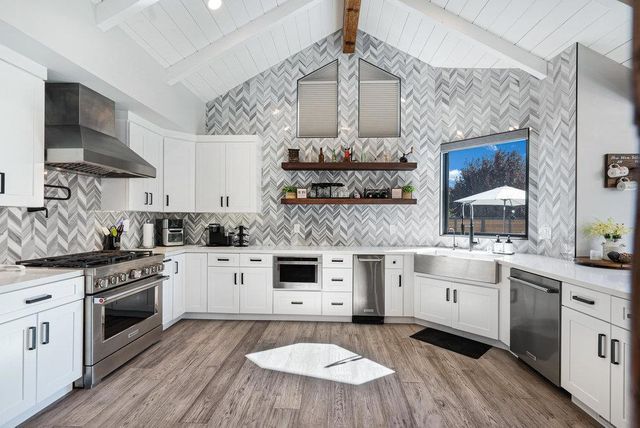 1220 S Ridgemark Drive, Hollister, CA 95023