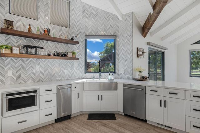 1220 S Ridgemark Drive, Hollister, CA 95023