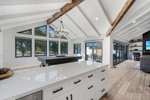 1220 S Ridgemark Drive, Hollister, CA 95023