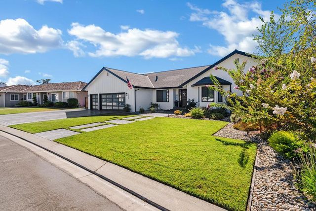 1220 S Ridgemark Drive, Hollister, CA 95023