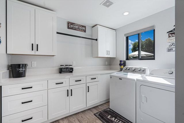 1220 S Ridgemark Drive, Hollister, CA 95023