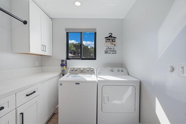 1220 S Ridgemark Drive, Hollister, CA 95023