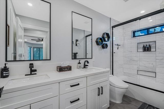 1220 S Ridgemark Drive, Hollister, CA 95023