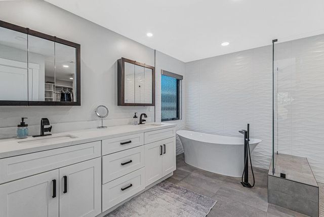 1220 S Ridgemark Drive, Hollister, CA 95023