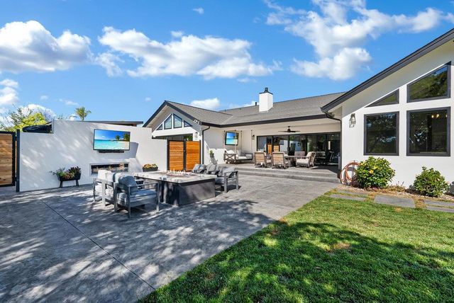 1220 S Ridgemark Drive, Hollister, CA 95023