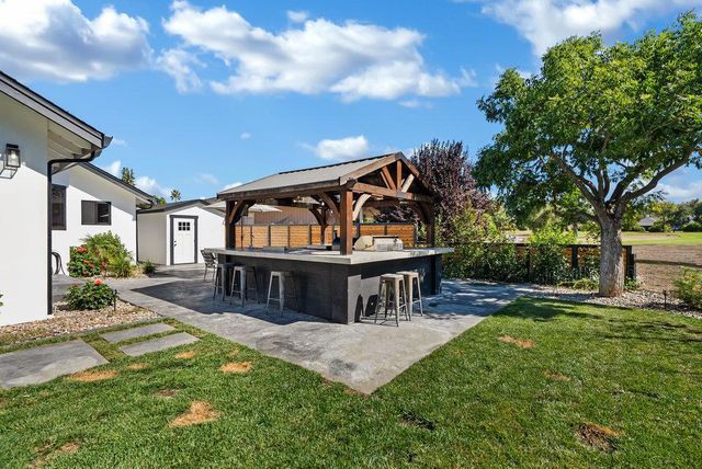 1220 S Ridgemark Drive, Hollister, CA 95023