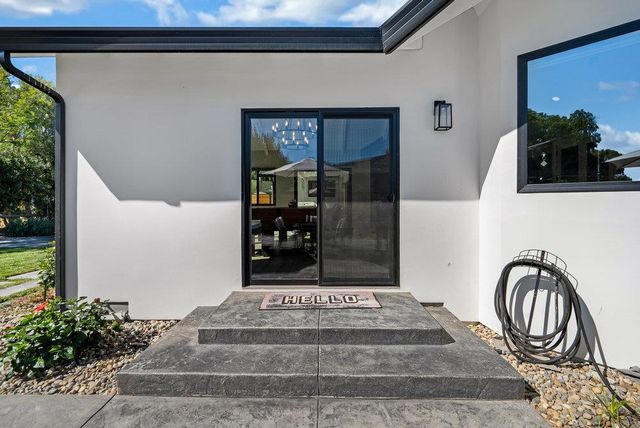 1220 S Ridgemark Drive, Hollister, CA 95023