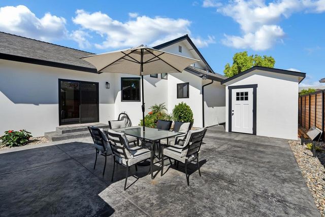 1220 S Ridgemark Drive, Hollister, CA 95023