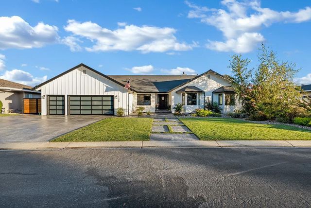 1220 S Ridgemark Drive, Hollister, CA 95023