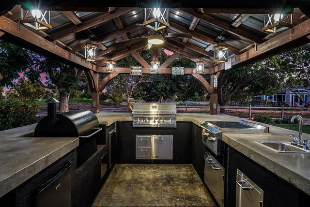 1220 S Ridgemark Drive, Hollister, CA 95023