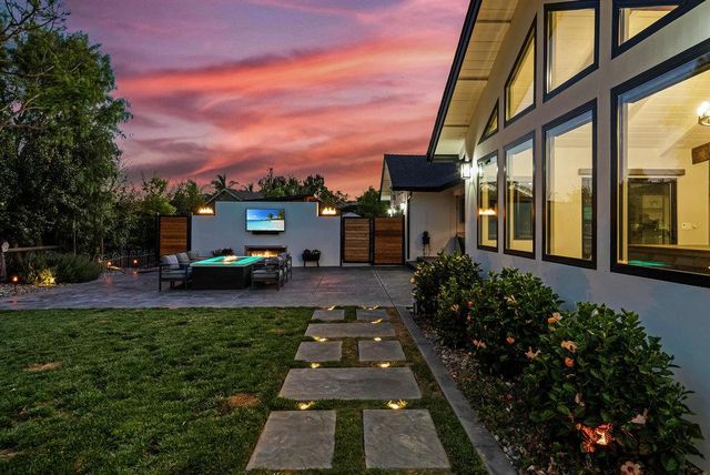 1220 S Ridgemark Drive, Hollister, CA 95023