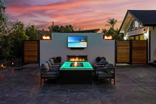 1220 S Ridgemark Drive, Hollister, CA 95023