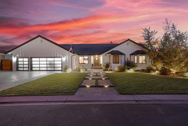 1220 S Ridgemark Drive, Hollister, CA 95023