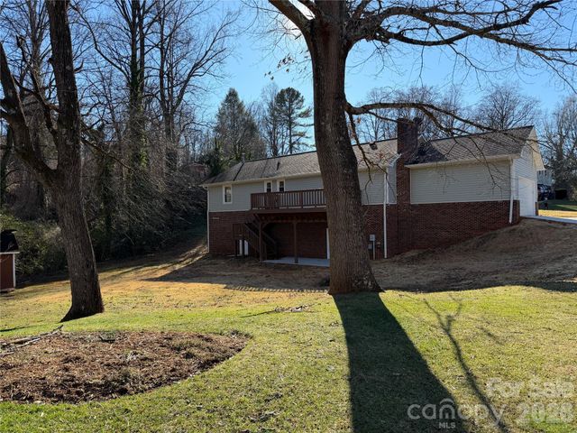 424 Holland Drive, Statesville, NC 28677