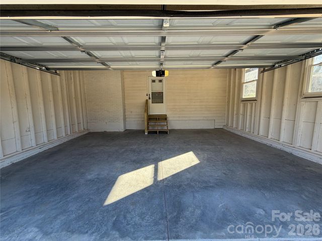 424 Holland Drive, Statesville, NC 28677