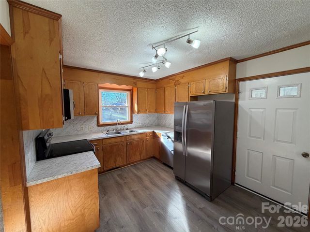 424 Holland Drive, Statesville, NC 28677