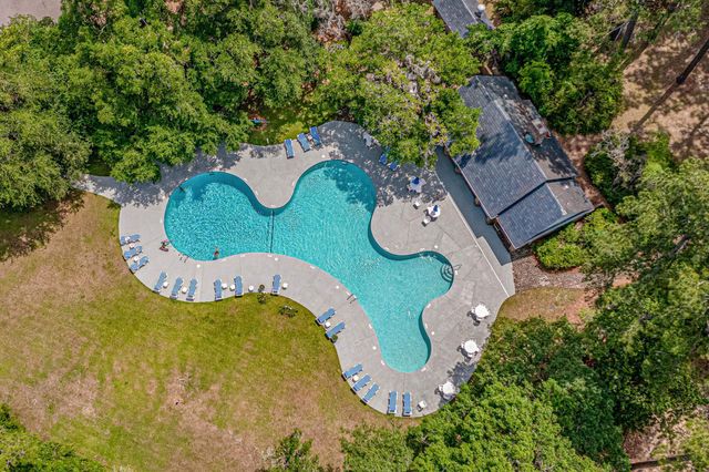 371 Tuckers Rd., Pawleys Island, SC 29585