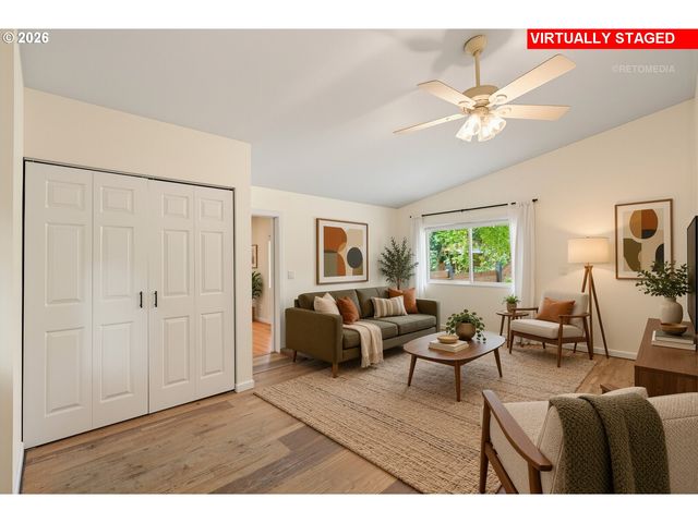 4735 SUSSEX St, West Linn, OR 97068