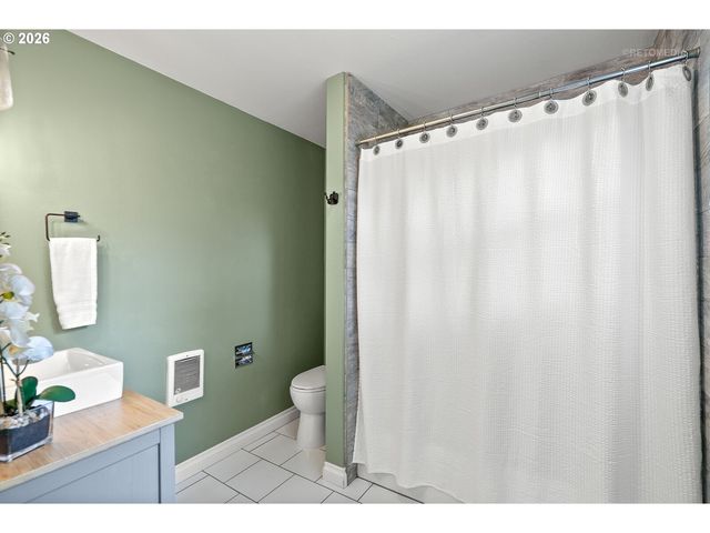 4735 SUSSEX St, West Linn, OR 97068