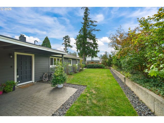 4735 SUSSEX St, West Linn, OR 97068
