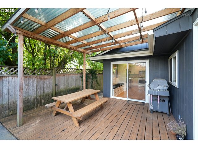 4735 SUSSEX St, West Linn, OR 97068