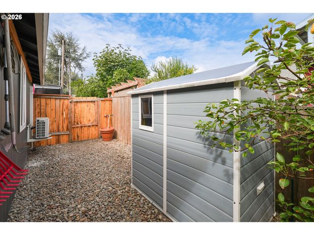 4735 SUSSEX St, West Linn, OR 97068